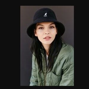 Kangol Hat!! Purple fur..